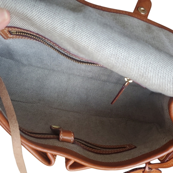 Dooney & Bourke Florentine Ellie Leather Crossbody Bag In Natural - Picture 8 of 16